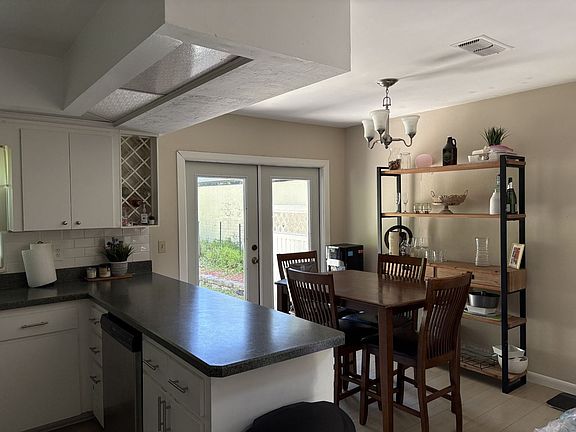 3rd image of 105 W Wyndham Ct