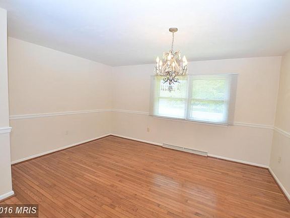 4th image of 1930 Applewood Dr