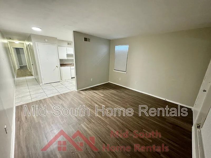 2 bed, 1.0 bath, 856 sqft, $850 — Photo 4