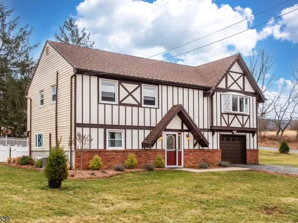 2 Rolling View Dr, Independence Twp., NJ 07840