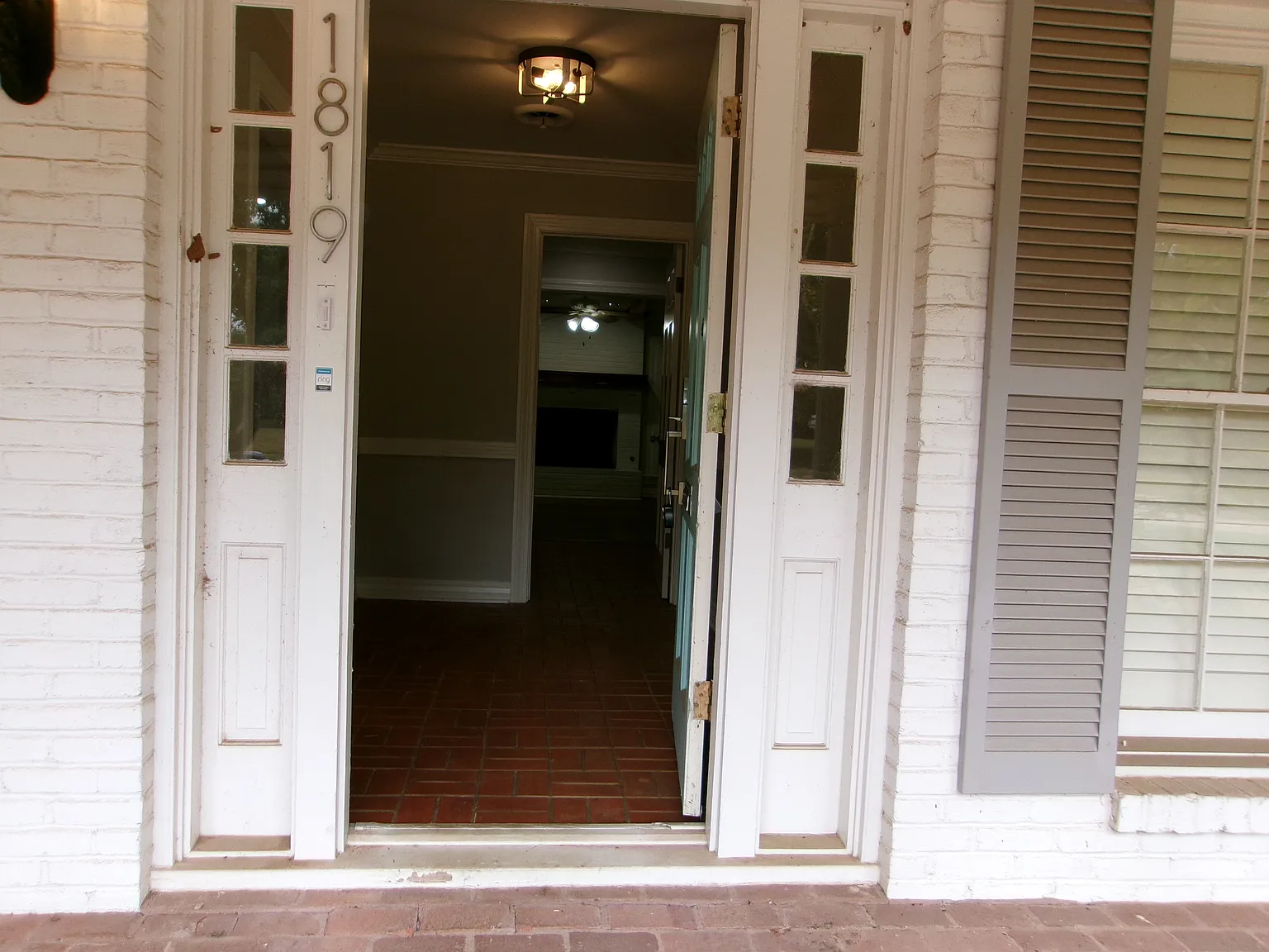 3 bed, 2.5 bath, 2605 sqft, $2,500 — Photo 2
