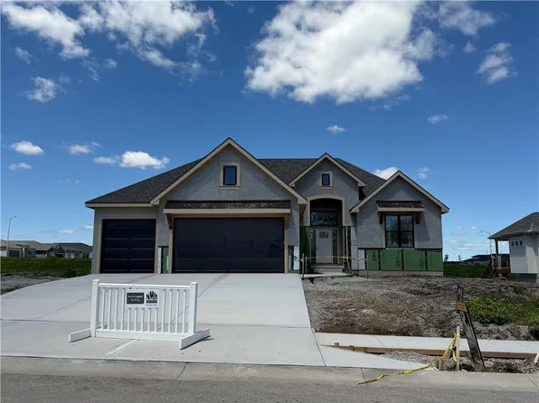 10510 N Liberty St, Kansas City, MO 64155