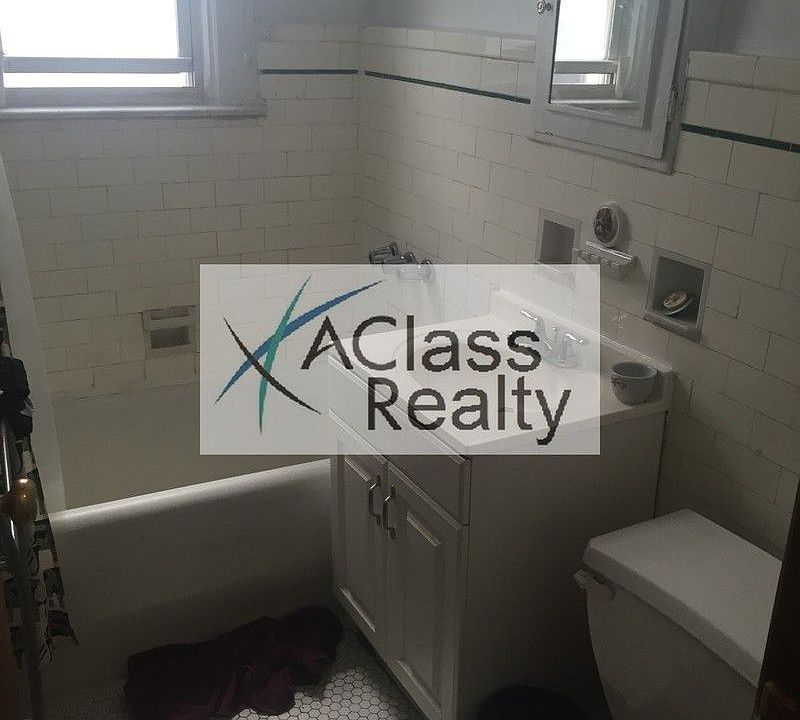 2nd image of 2526 18th St APT 1F