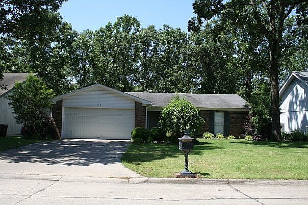 2nd image of 111 Sugar Maple Dr