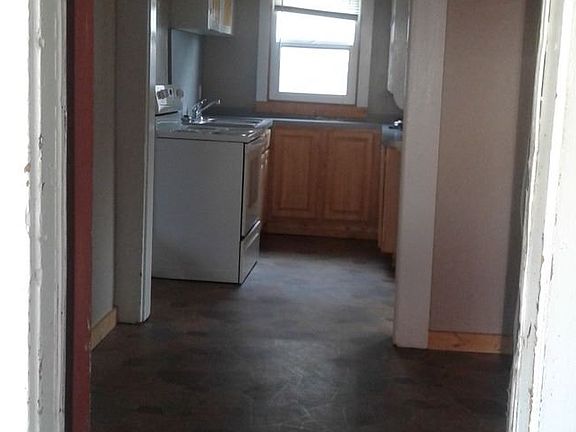 5th image of 108 1/2 5th Ave E