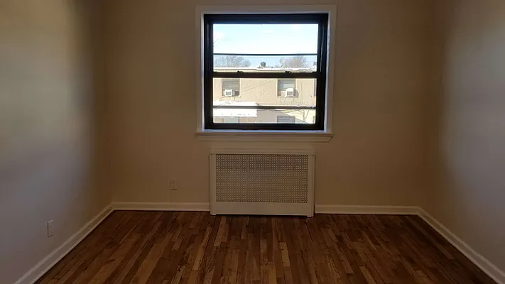 Rented by Realty Queens LLC | media 5