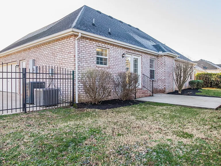 1432 Factors Walk — Photo 16