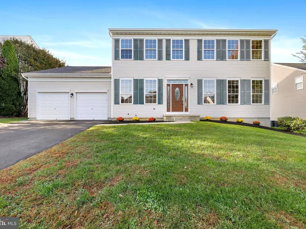 19 Pastern Ter, Burlington, NJ 08016