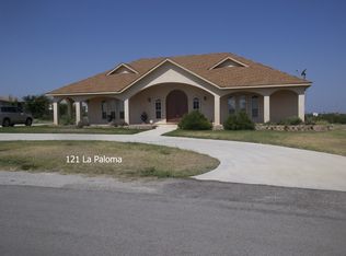 121 La Paloma Dr, Del Rio, TX 78840