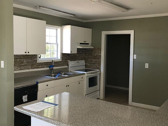 2nd image of 138 Tanglewood Dr