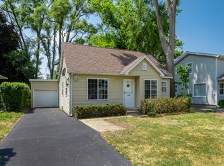 1430 Ridgeway St, Round Lake, IL 60073