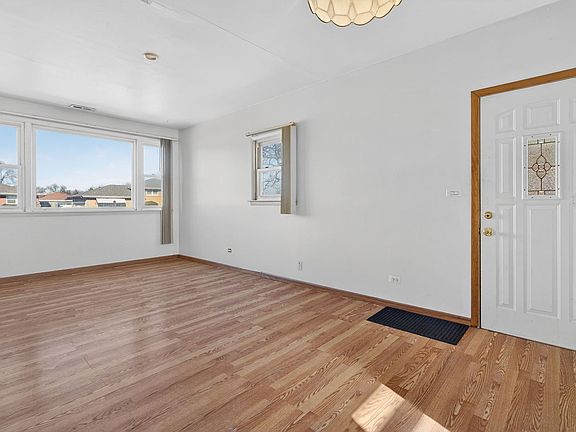 4th image of 7929 W 74th St