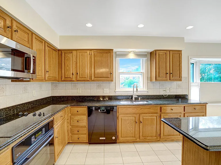 7975 Yancey Dr — Photo 5