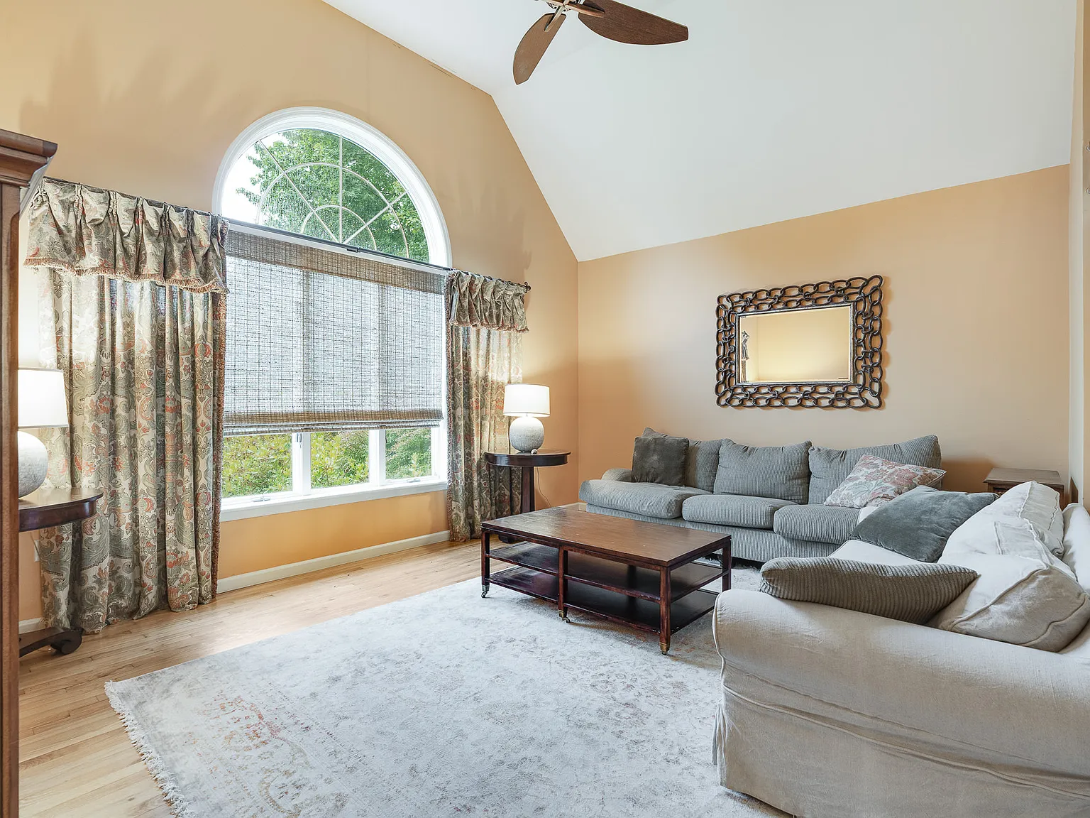 3 bed, 2.5 bath, 2207 sqft, $4,950 — Photo 4