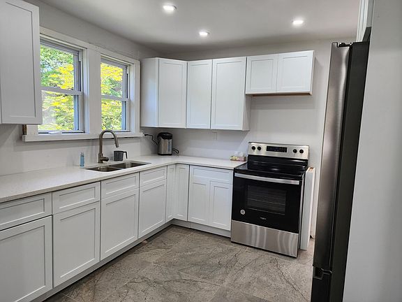 3rd image of 13 Osborne St