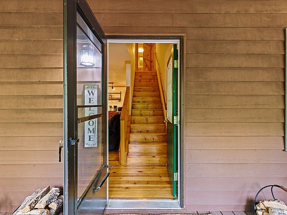 4th image of 1133 Garrett Cir