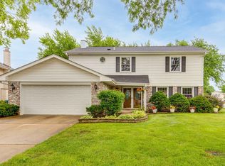 815 Claridge Ct, Schaumburg, IL 60193