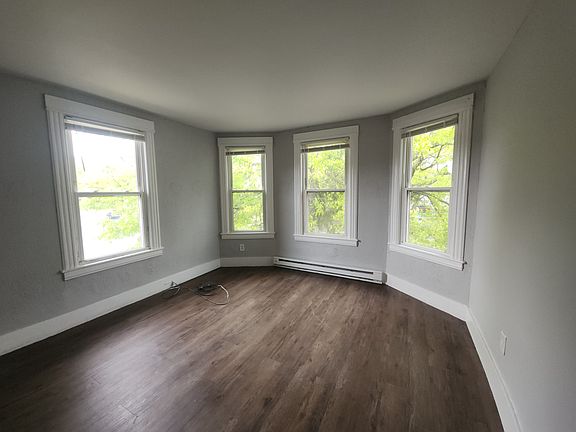 5th image of 73 Hollywood St APT 2L
