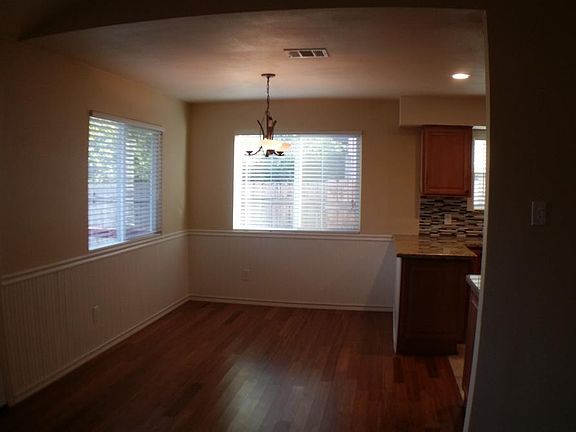 5th image of 604 Riverwood Dr