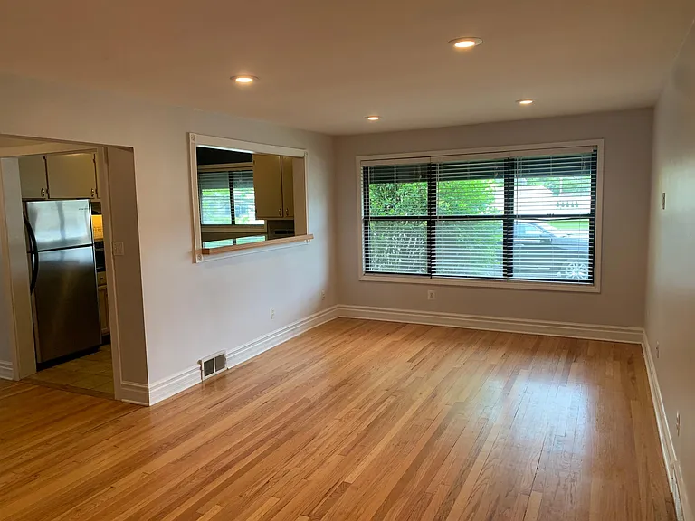 25835 Woodward Ave #104 — Photo 4