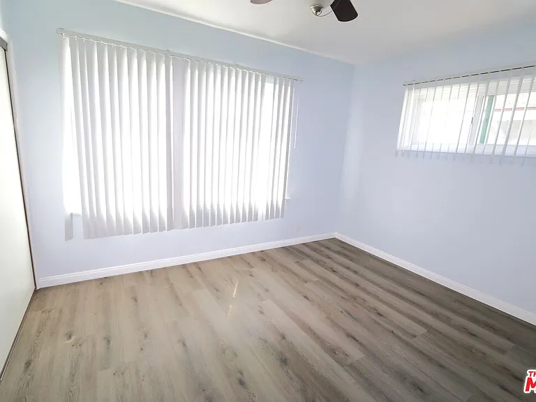 183 W Elmwood Ave #D — Photo 12