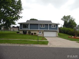 1103 Cambridge Dr, Washington, IL