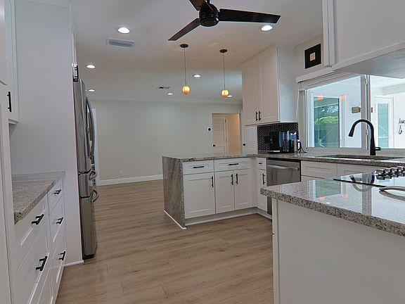 5th image of 50 SW 11th Avenue
