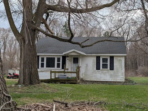 955 Mendon Rd, Sherwood, MI 49089