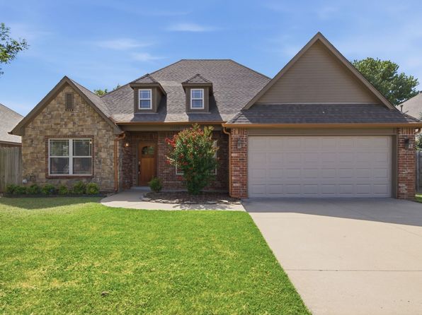 14738 Courtney Dr