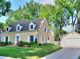 2555 N 90th St, Wauwatosa, WI