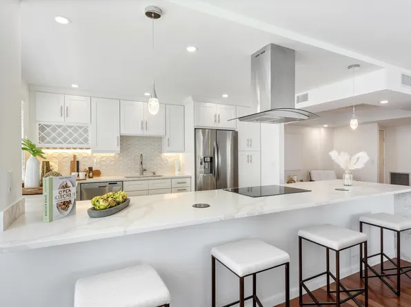 2851 NE 183rd St, Aventura, FL