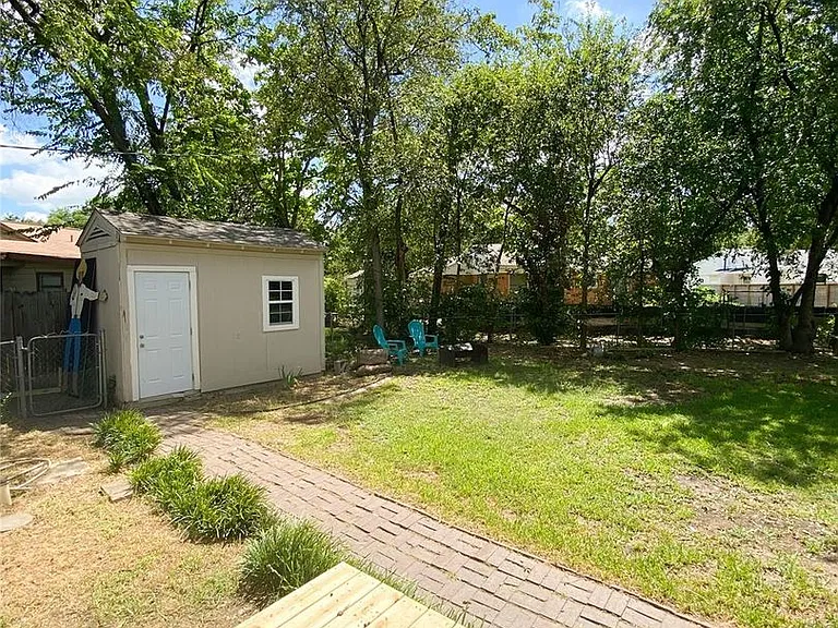 10652 Cayuga Dr — Photo 11