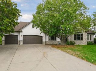 6103 Creek Ridge Ct, Minnetonka, MN 55345