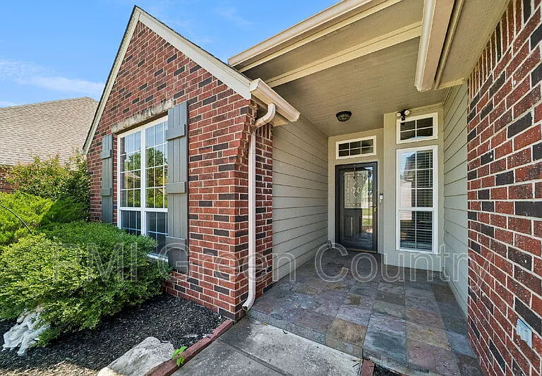 7305 E Indianola St — Photo 3