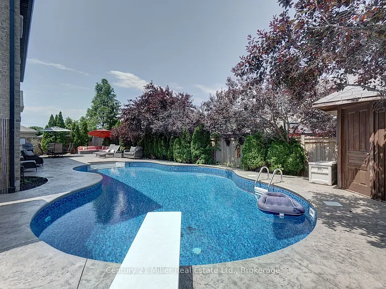 8 Watercliff Pl — Photo 29