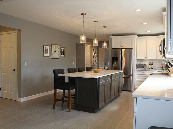 3rd image of 29765 Fernhill Dr