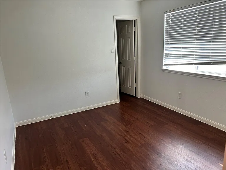 21511 Donata Cir — Photo 15
