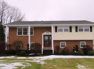 327 Shirlwood Dr, Schenectady, NY 12306