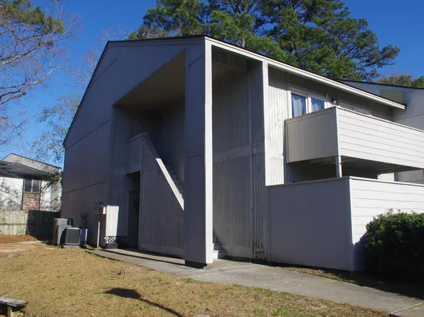 601 Greenmeadow Dr, Goose Creek, SC 29445