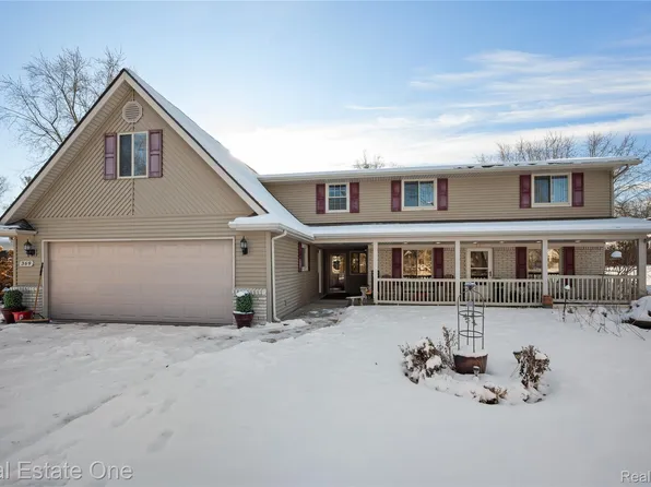 369 Muskoka, Commerce Township, MI 48382
