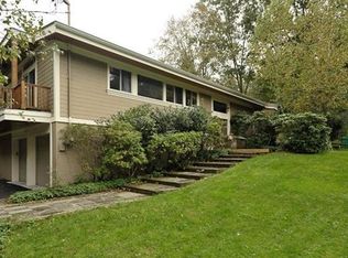 124 Deerfield Ln N, Pleasantville, NY 10570