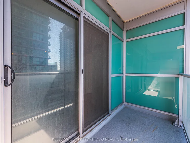 70 Town Centre Ct #806 — Photo 28