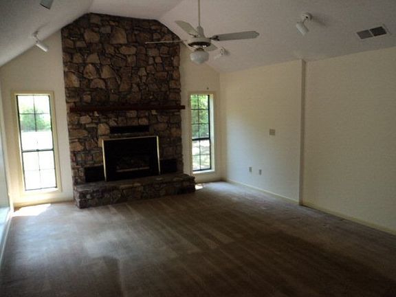 5th image of 906 Cedarbrook Dr