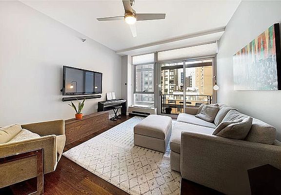 3rd image of 26-26 Jackson Ave #805