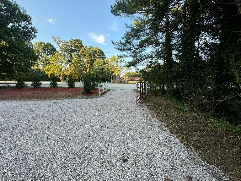 1305 Lynn Rd — Photo 15