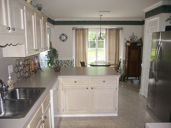 3rd image of 114 Cambridge Dr