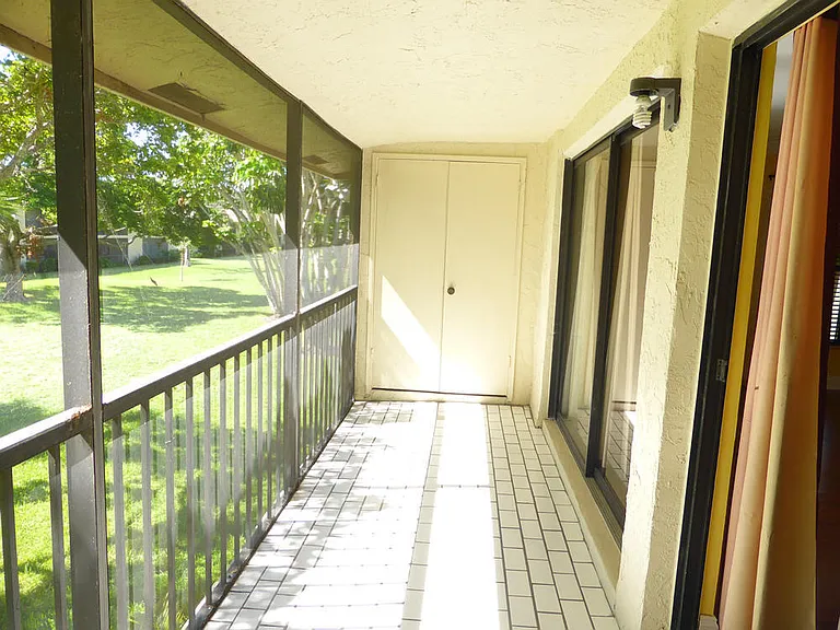 3939 NE 5th Ave #A208 — Photo 15