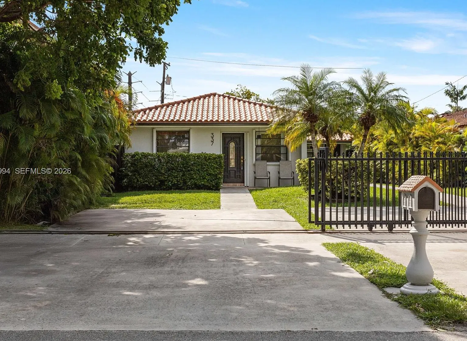 2 bed, 1000 sqft, $2,600 — Photo 3