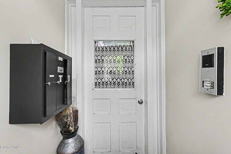3rd image of 54 Westerlo Street # 22