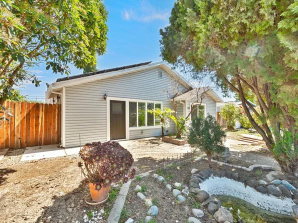 881 Reuter Dr, West Sacramento, CA 95605